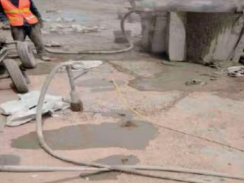 巴南水泥混凝土路面板底注浆技术 路面脱空注浆整治方案